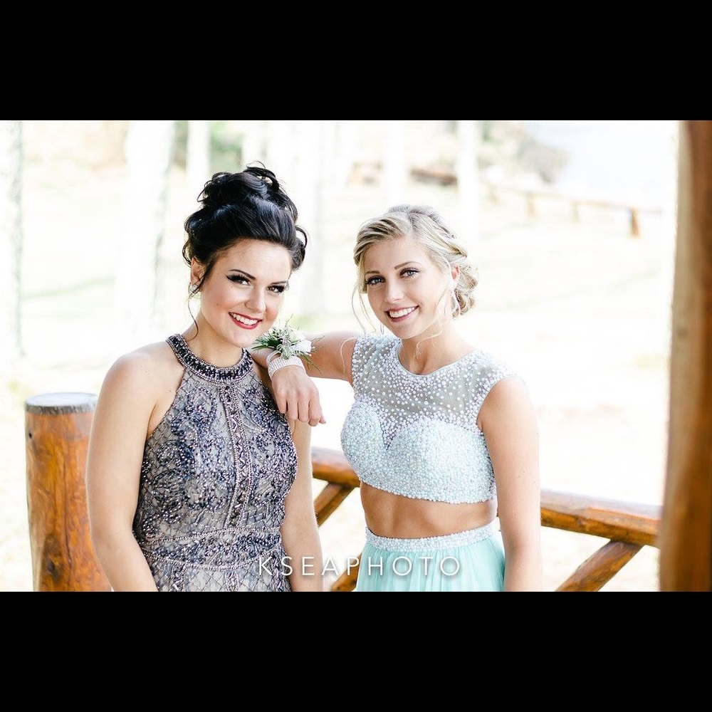 Prom dress - Picture 2 of 4